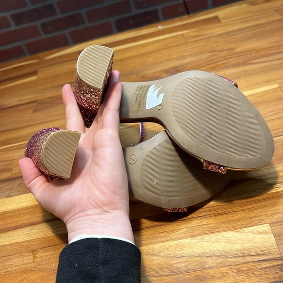 Sparkly heels - Picture 4 of 6